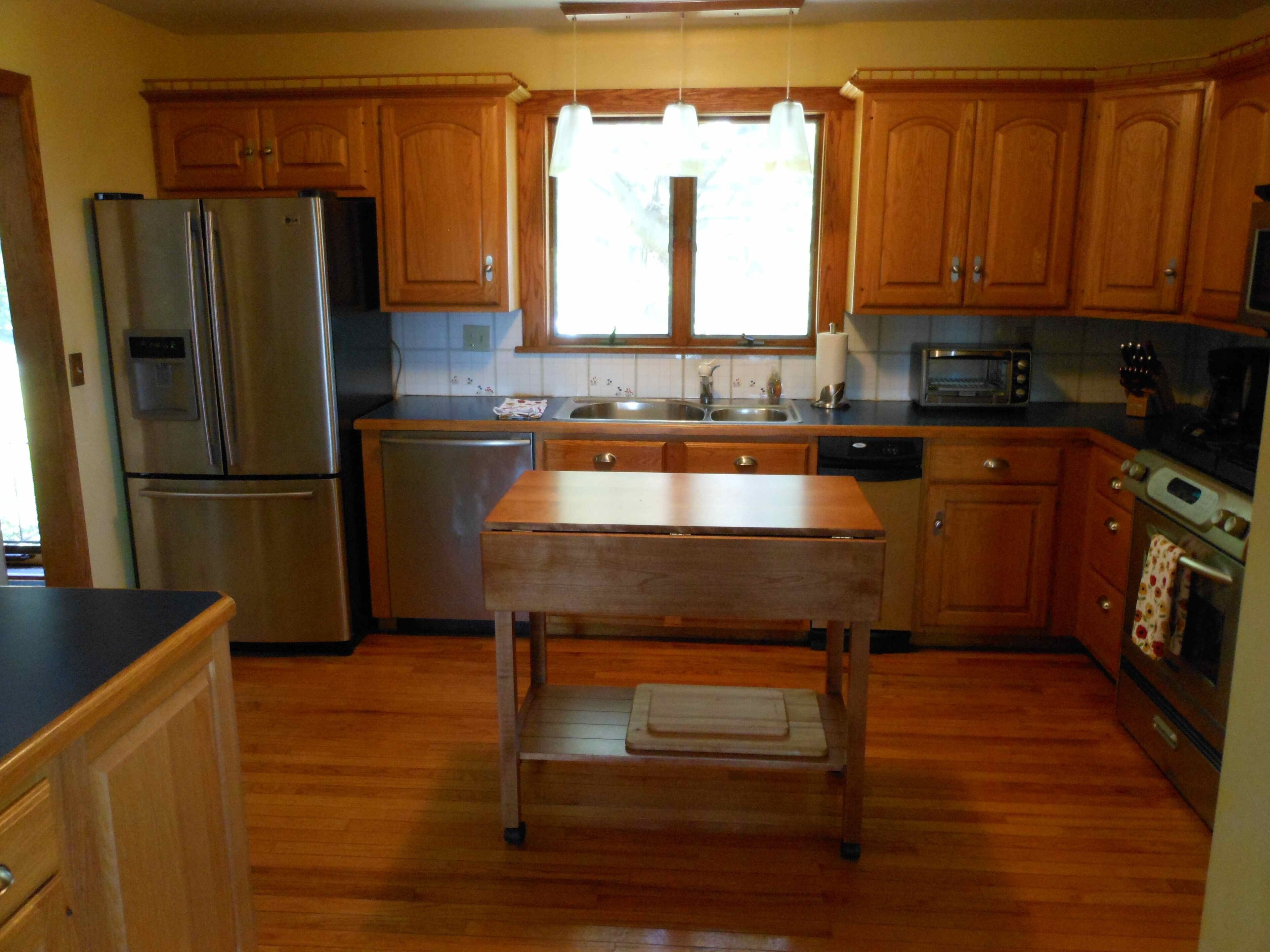 Peaceful, Beautiful, Comfortable Modern Cape With Spectacular Mountain Views 