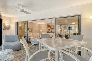 Dining - Doveplum 221- 2 Story, 2 Bedroom Condo with Private Beach with lounge chairs & umbrella provided,... (Siesta Key)