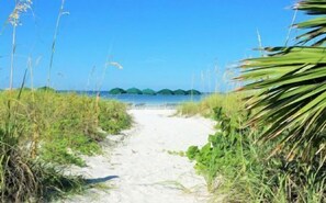 On the beach - Doveplum 221- 2 Story, 2 Bedroom Condo with Private Beach with lounge chairs & umbrella provided,... (Siesta Key)