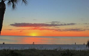 Una spiaggia nelle vicinanze