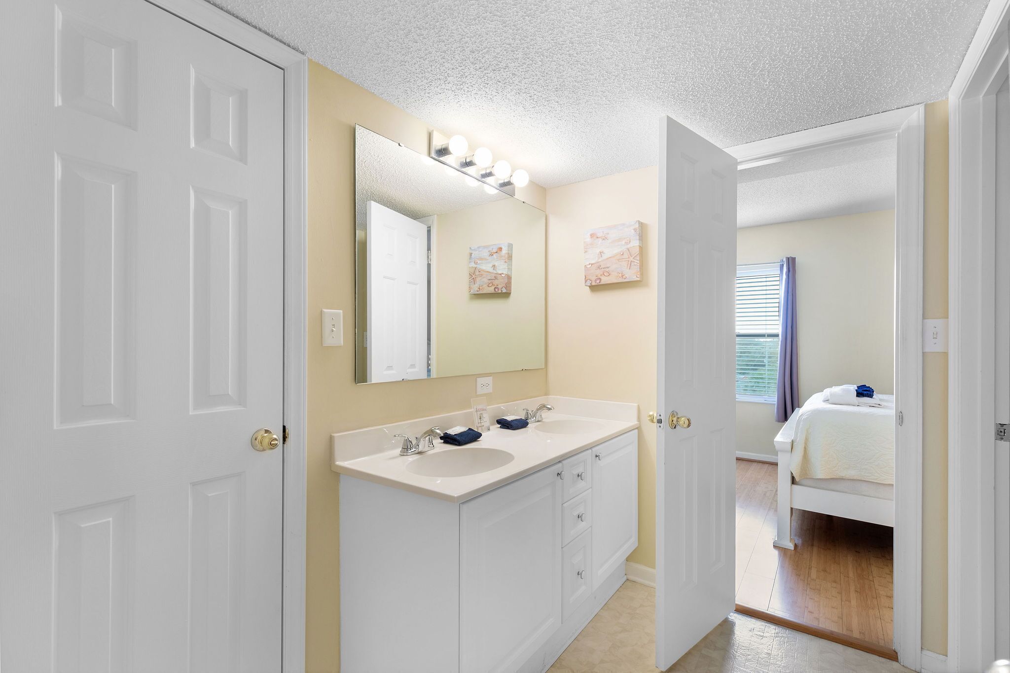 COV 301 - Lovely Oceanfront Villa - 4 Bedrooms - 2 Pools