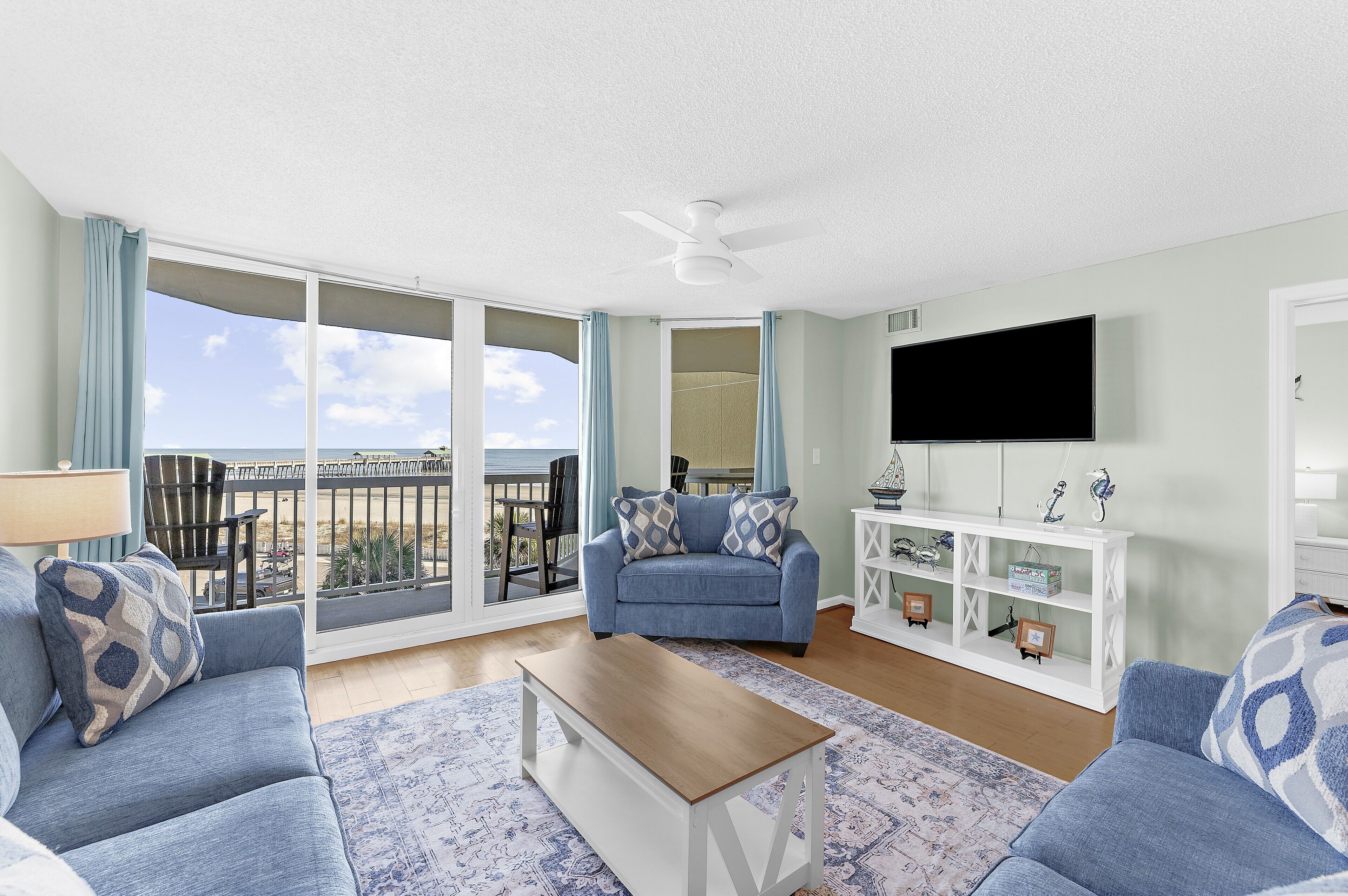 Télévision, lecteur de DVD, chaîne hi-fi