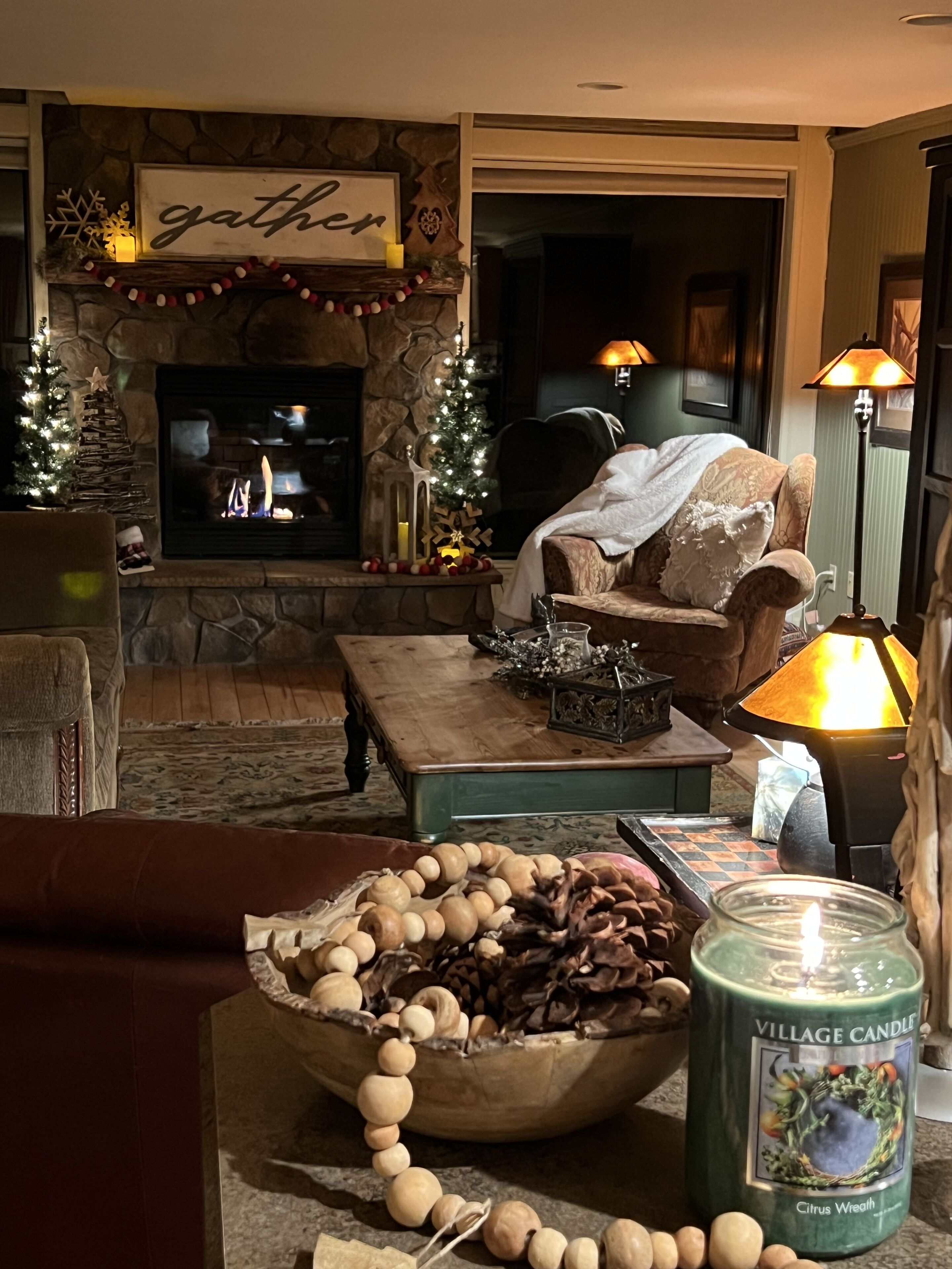 Summer dates going quickly! Walkable to private lake. 20 minutes to Lake George.