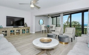 Televisie, een dvd-speler en een printer