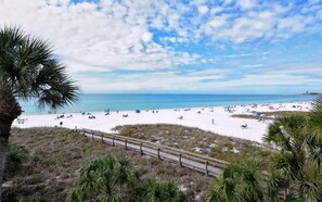 On the beach - Doveplum 121- 2 Story, 2 Bedroom Condo with Private Beach with lounge chairs & umbrella provided,... (Siesta Key)
