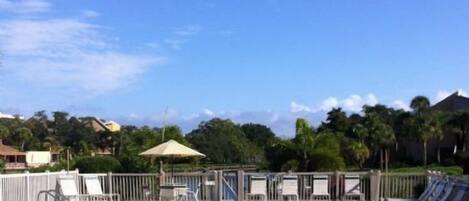 Een verwarmd zwembad