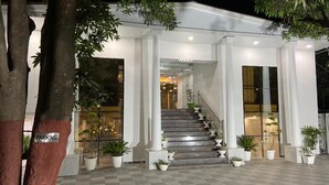 Unclassified image, 3 of 24, button - Corbett Treff Hotel (Ramnagar)