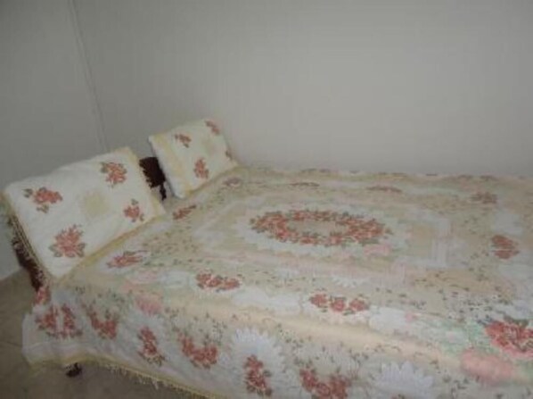 4 bedrooms, iron/ironing board, free WiFi, bed sheets - Bandrele: House / Villa - Bandrèlè (Bandrélé)