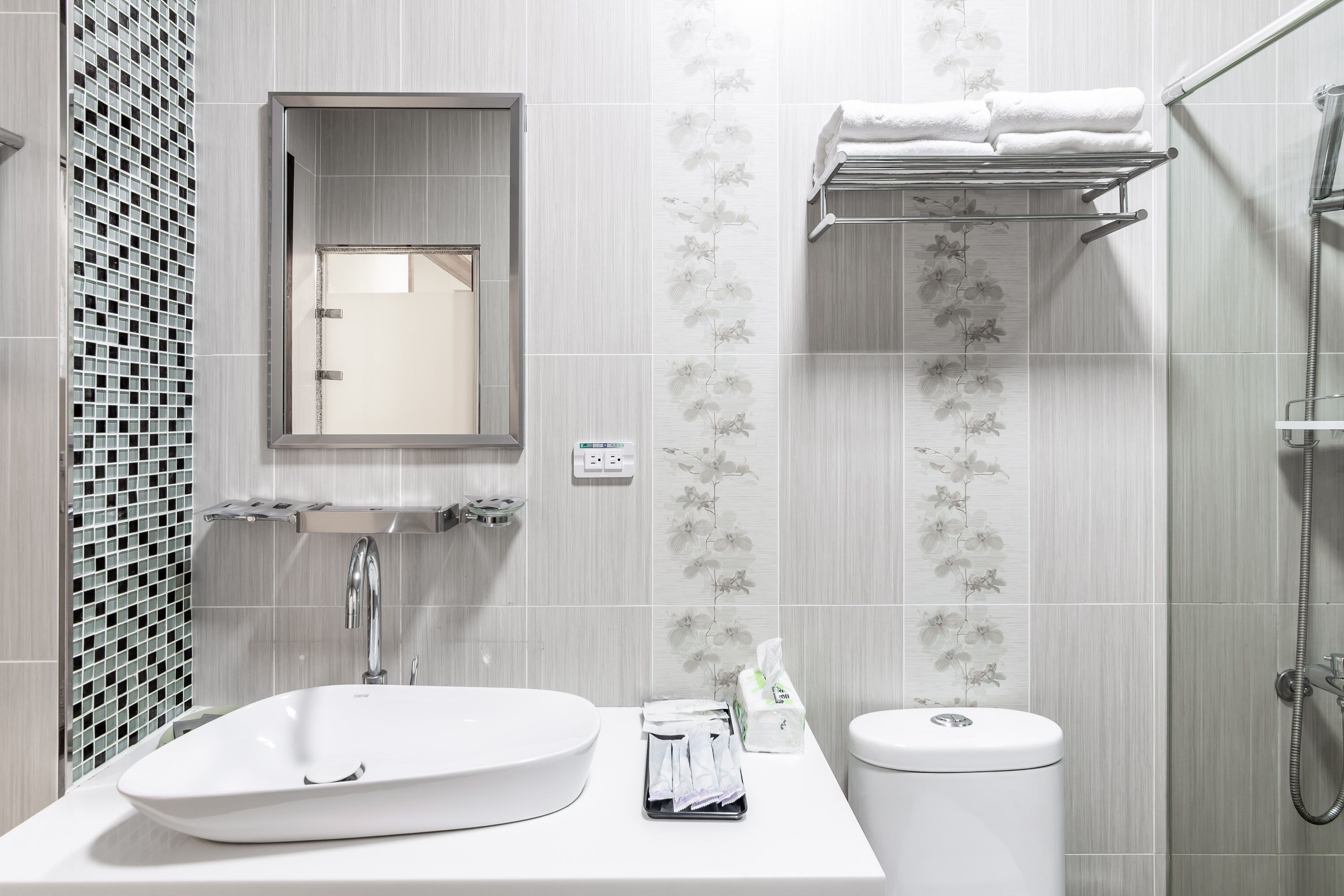 family suite | bathroom | shower, rainfall showerhead, free toiletries, hair dryer