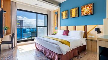 Deluxe Double Room, Balcony | In-room safe, individually decorated, individually furnished, desk