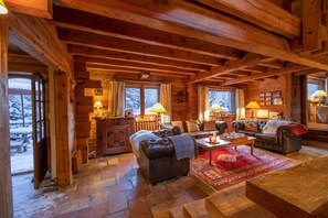 Fernseher, DVD-Player, Stereoanlage