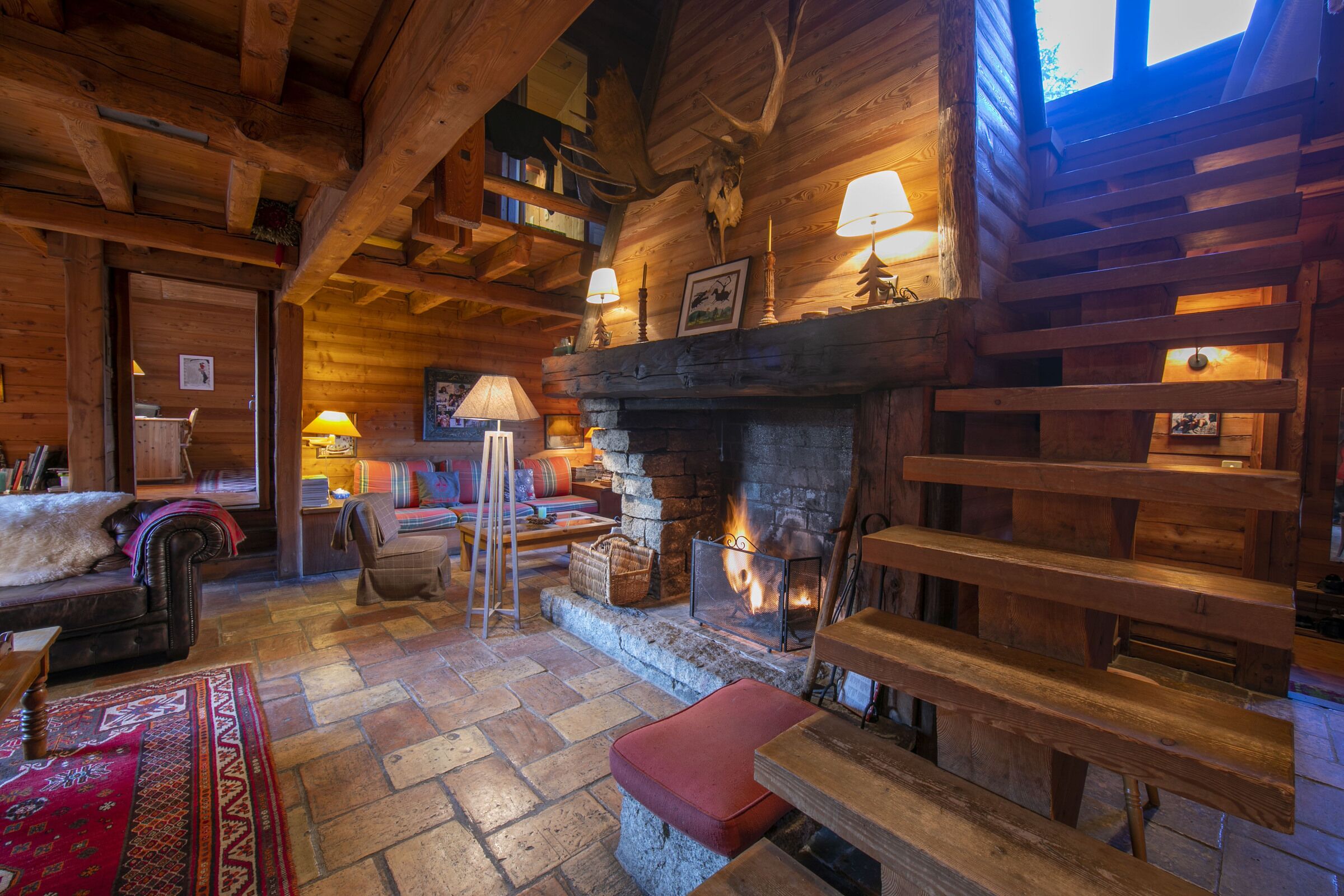 Télévision, lecteur de DVD, chaîne hi-fi