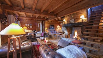 TV, lettore DVD, impianto stereo