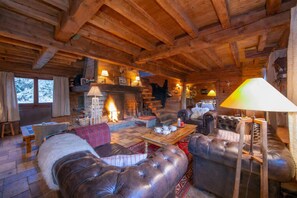 TV, DVD player, stereo - Chalet Tré la Vieux, Argentière (Chamonix), France (Argentière (Chamonix))