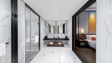 Separate bathtub and shower, deep-soaking bathtub, rainfall showerhead