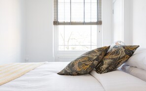4 bedrooms, iron/ironing board, free WiFi, bed sheets