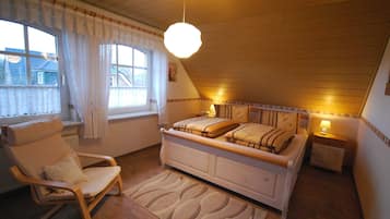 2 habitaciones, caja de seguridad en la habitación y escritorio