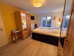 2 makuuhuonetta, vauvan matkasänky, Wi-Fi