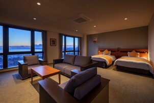 Deluxe Room | Premium bedding, in-room safe, blackout drapes, soundproofing