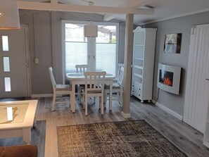 Unclassified image, 5 of 19, button