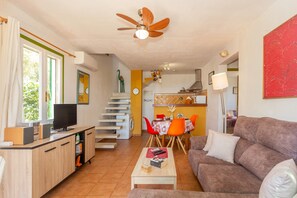 TV, stereo - Chalet with Garden and Sea View - Villa Buena Ventura (Cap d'Artrutx)