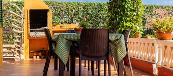 Chalet with Garden and Sea View - Villa Buena Ventura