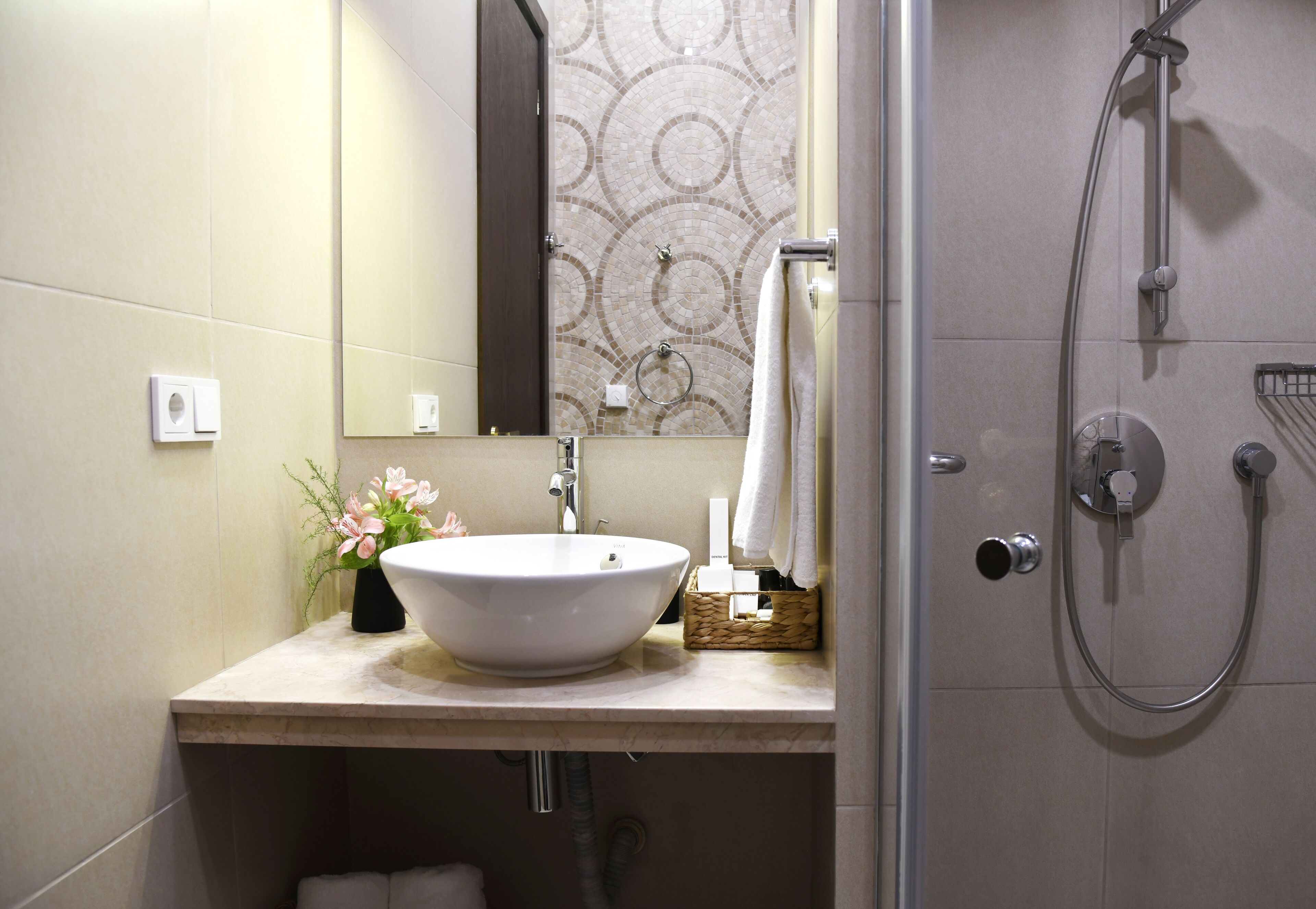 standard double or twin room | bathroom sink