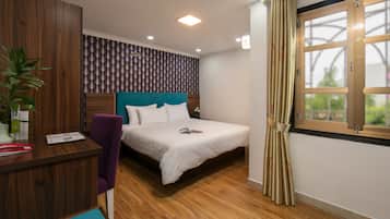 Basic Double Room, City View | 1 bedroom, minibar, in-room safe, desk