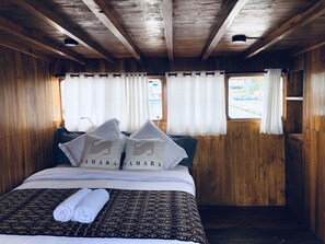 Egyptian cotton sheets, premium bedding, memory-foam beds, desk