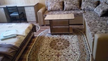 Standard Double Room | Soundproofing, iron/ironing board, WiFi, bed sheets
