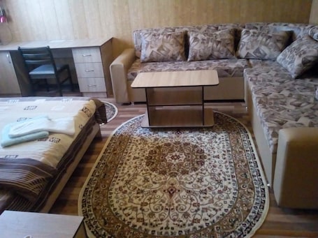 Standard Double Room | Soundproofing, iron/ironing board, WiFi, bed sheets