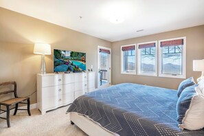 2 bedrooms, iron/ironing board, internet, bed sheets