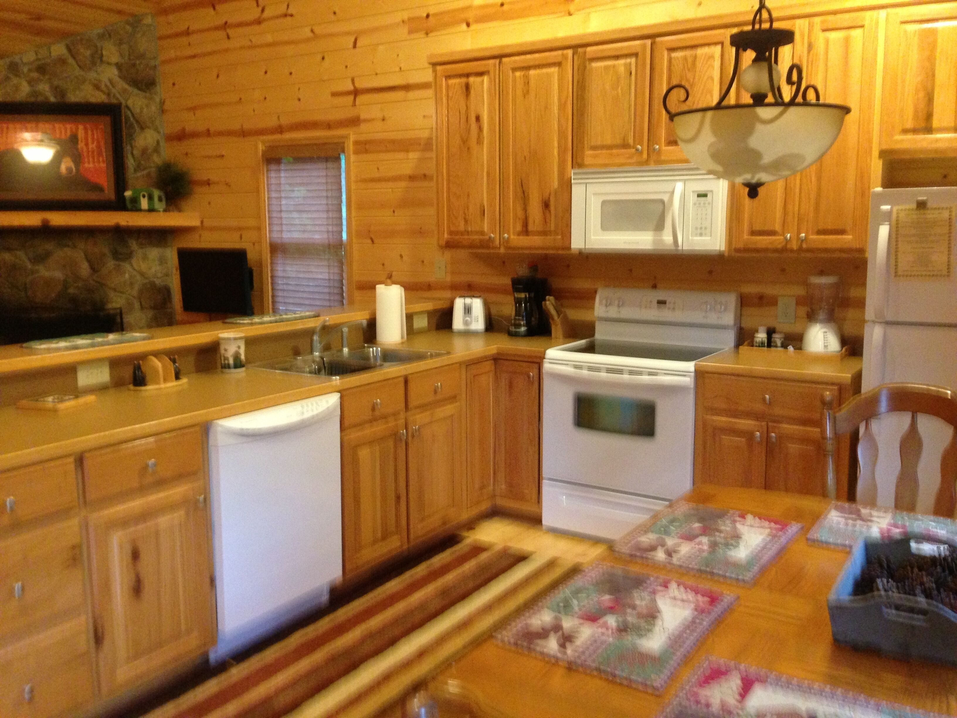 Big Bear Cabin - Enjoy a peaceful mountain getaway!
