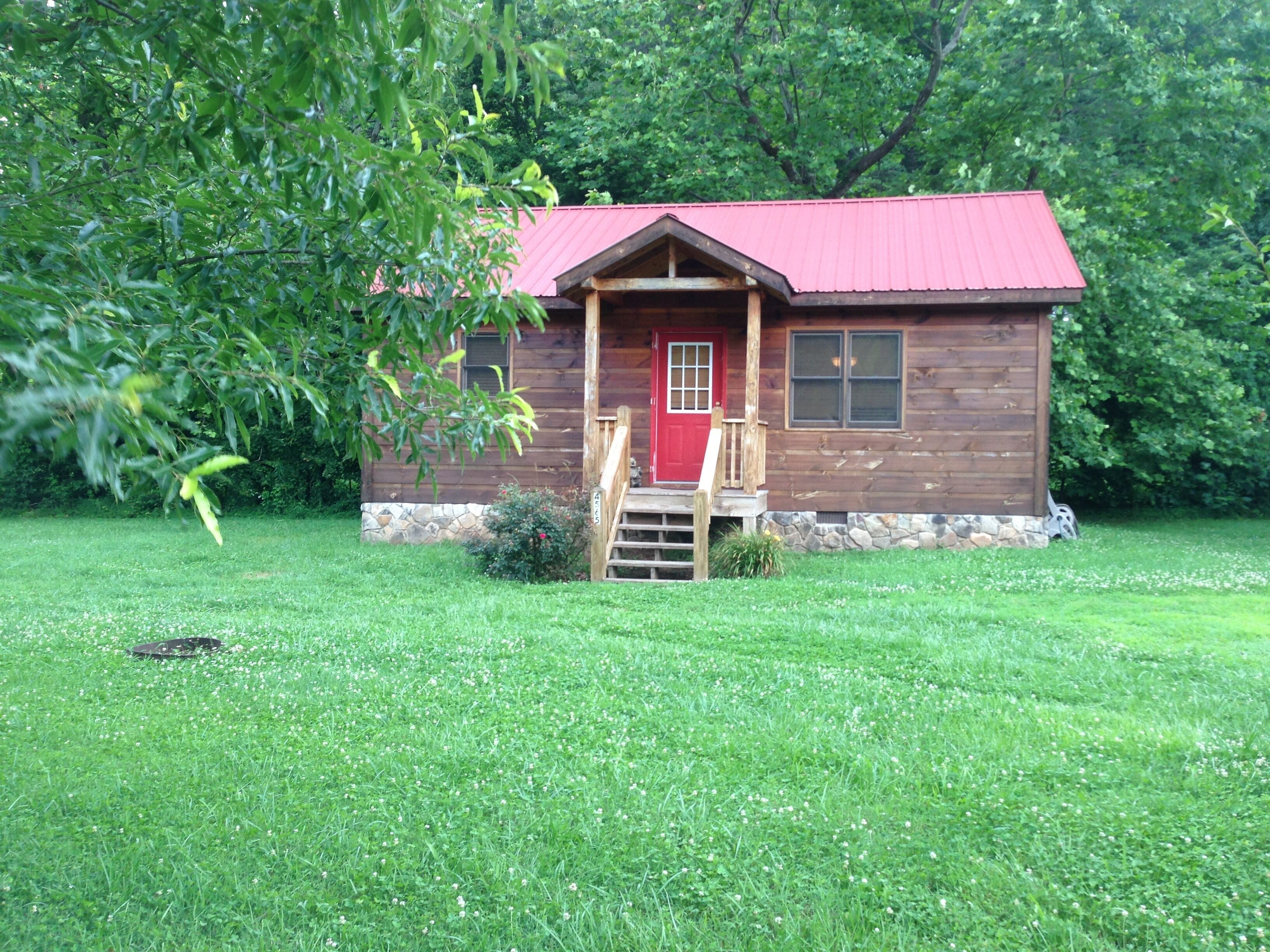 Big Bear Cabin - Enjoy a peaceful mountain getaway!

