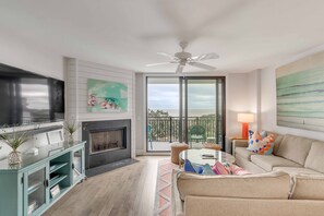 TV - Stunning Penthouse Villa with Breathtaking Ocean & Golf Course Views (Isle of Palms)