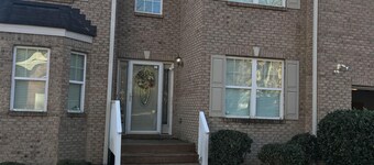 Large Basement Apartment 