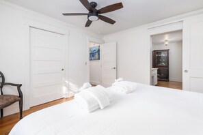 3 bedrooms, iron/ironing board, internet, bed sheets