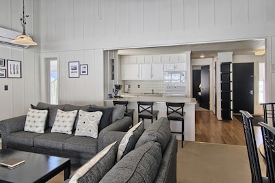 Contemporary Hideaway at Schuss Village at Shanty Creek