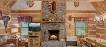 Valley Creek Cabin Cabin by Creek, Boblebad, Dyrevennlig, Nær High Country Attractions - 10% Last Minute Rabatt - Rabatt inkludert i online sitat