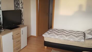 Soundproofing, free WiFi, bed sheets