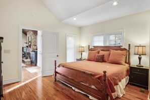 4 habitaciones, tabla de planchar con plancha, internet y ropa de cama 