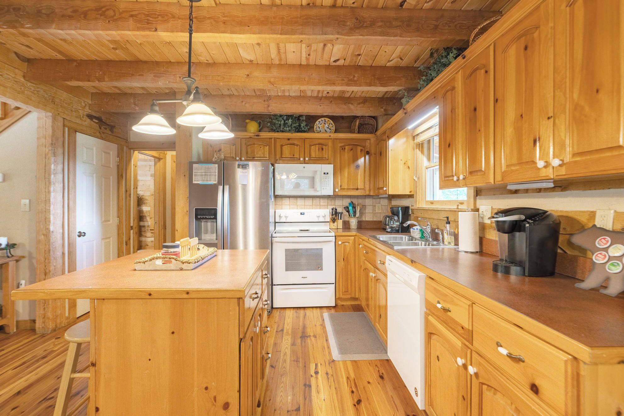 洗碗機、咖啡機/沖茶器、廚房用具/餐具/器皿、餐桌