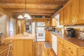 غسالة أطباق، ماكينة لصنع ا�لقهوة/الشاي، مستلزمات طهي/أطباق/أوعية