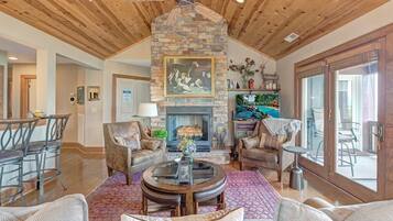 TV, fireplace
