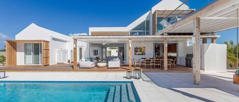 Et oppvarmet basseng