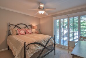 3 bedrooms, iron/ironing board, Internet, bed sheets