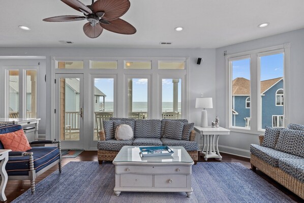 Smart TV, mesa de ping pong