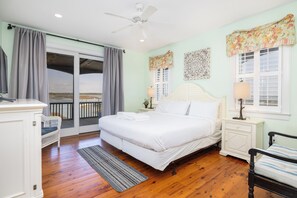 6 bedrooms, iron/ironing board, Internet, bed sheets