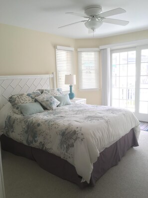 3 bedrooms, iron/ironing board, free WiFi, bed sheets - Gold Coast, 6 Houses to the Beach (Ocean City)