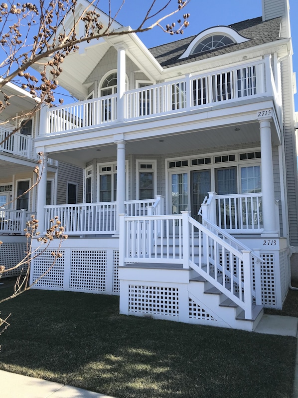 Exterior - Gold Coast, 6 Houses to the Beach (Ocean City)